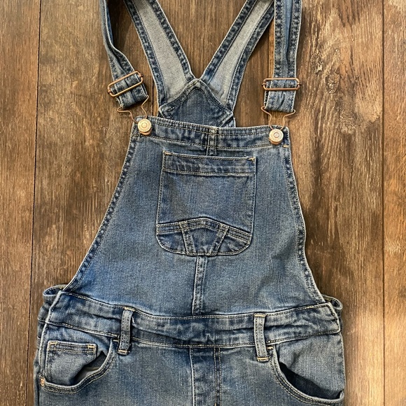 Jordache Classic Blue Denim Apparel - Picture 2 of 3